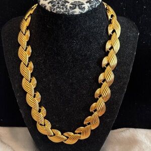 Vintage Park Lane Elegant Gold-Tone Necklace